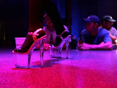 Striptease/Lapdance Prostitute Seongnam si